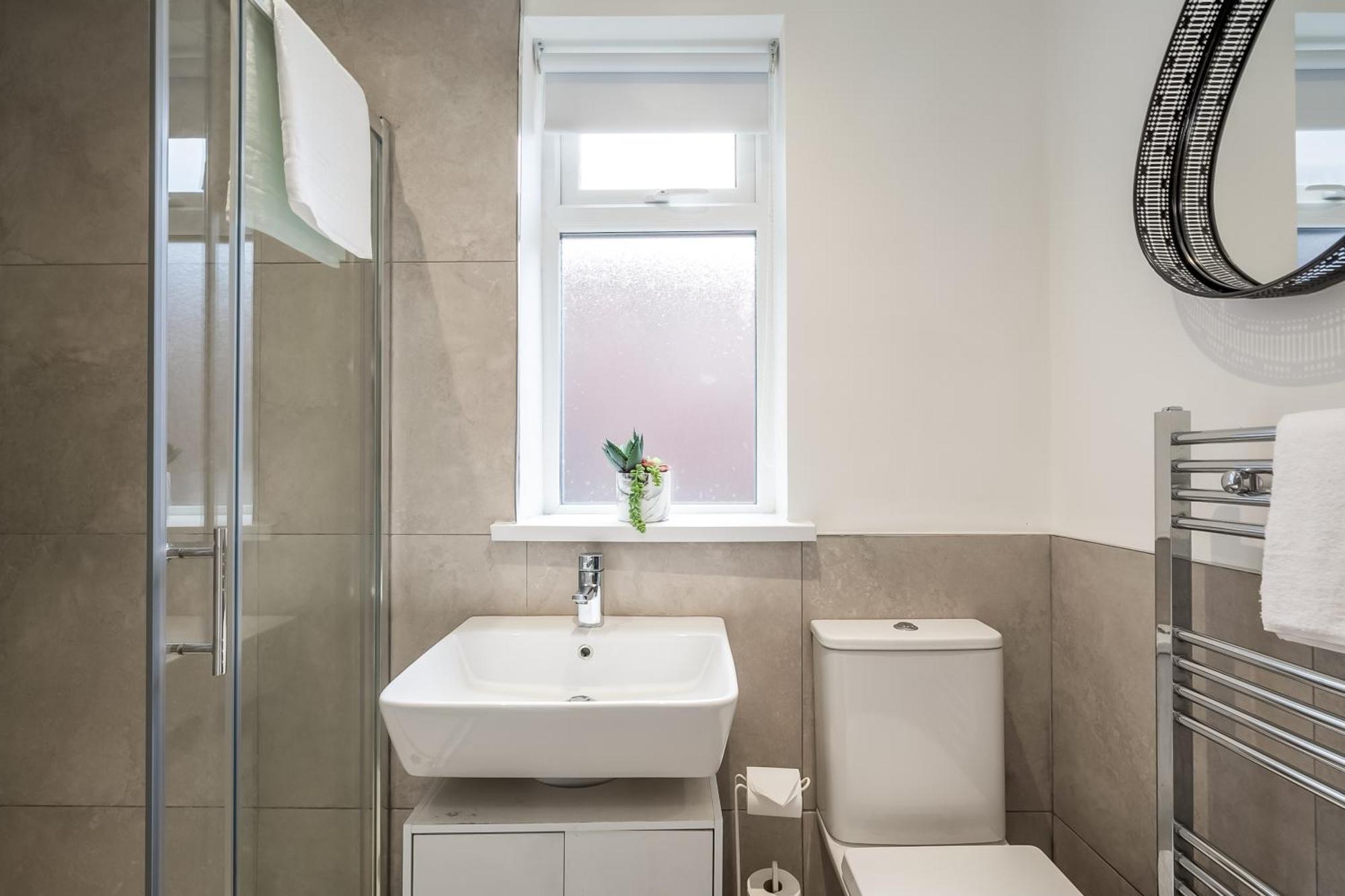Holiday home Staybynumbers - Centre Victorian Townhouse *