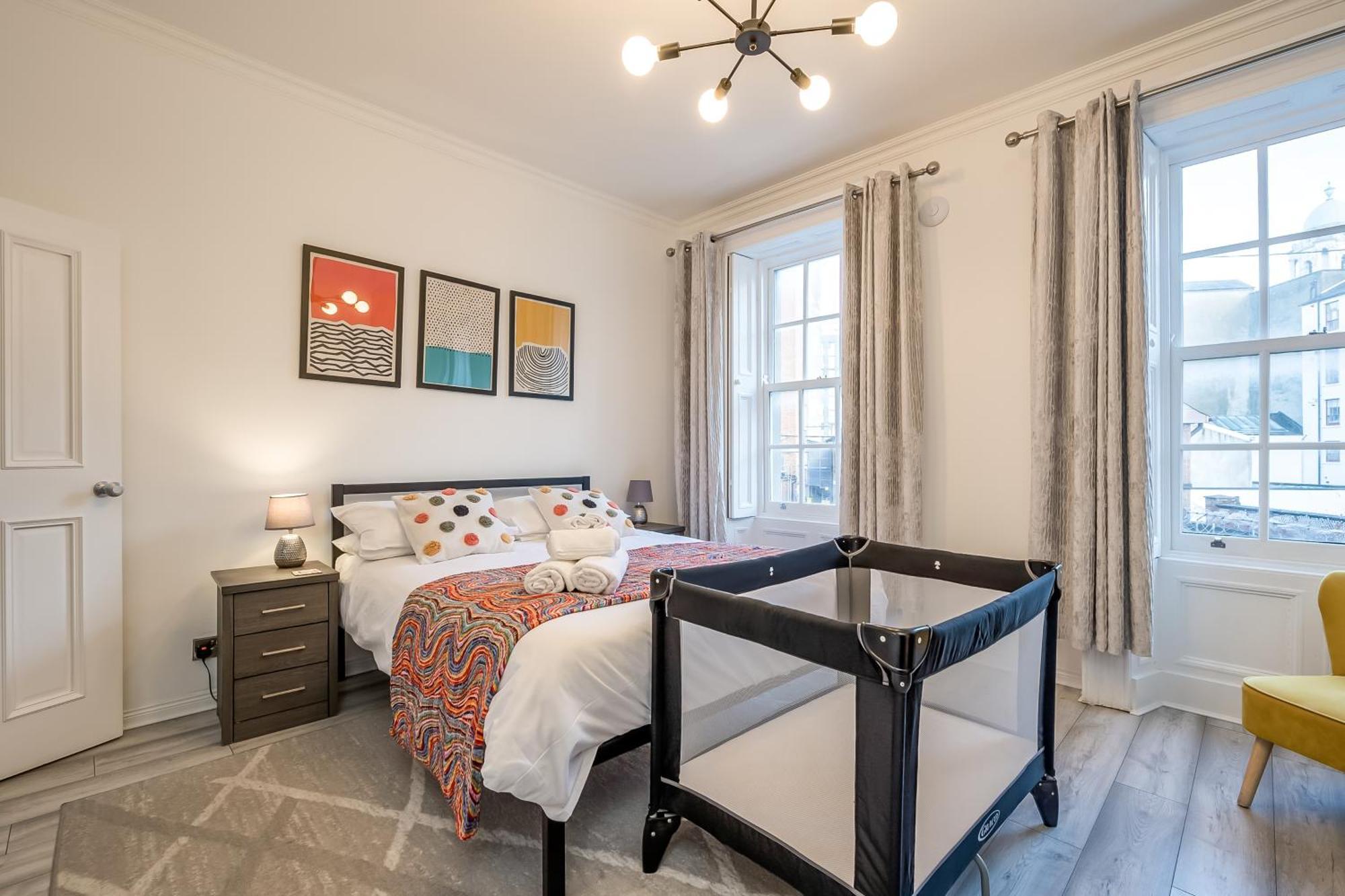 Staybynumbers - Centre Victorian Townhouse Holiday home Belfast