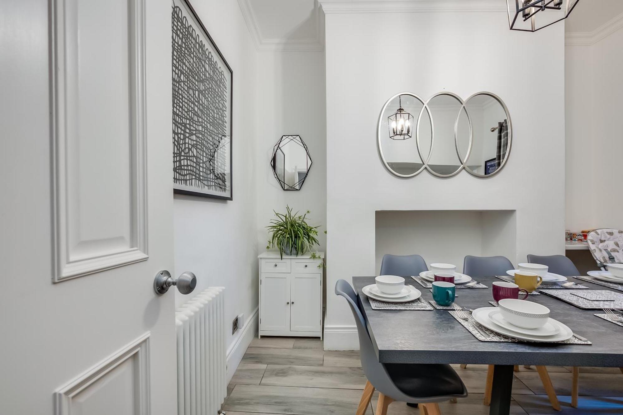 Staybynumbers - Centre Victorian Townhouse Holiday home Belfast
