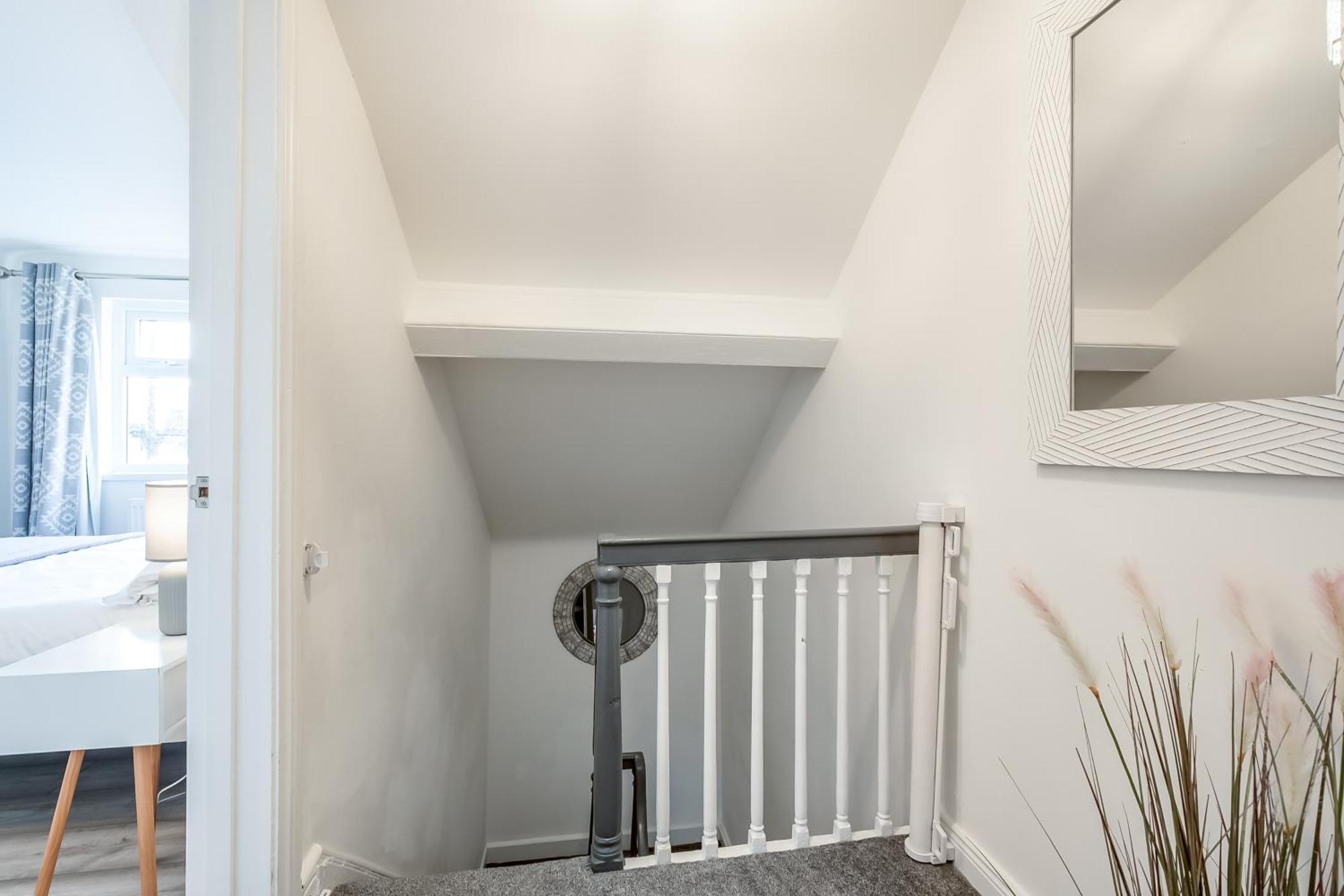 Holiday home Staybynumbers - Centre Victorian Townhouse *